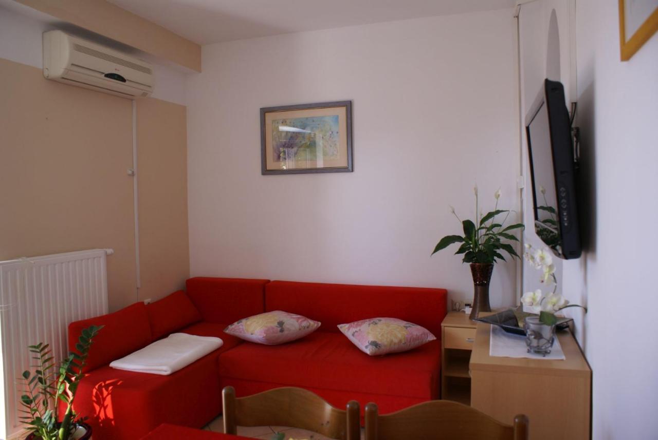 Apartment Nevenka Крк Екстер'єр фото