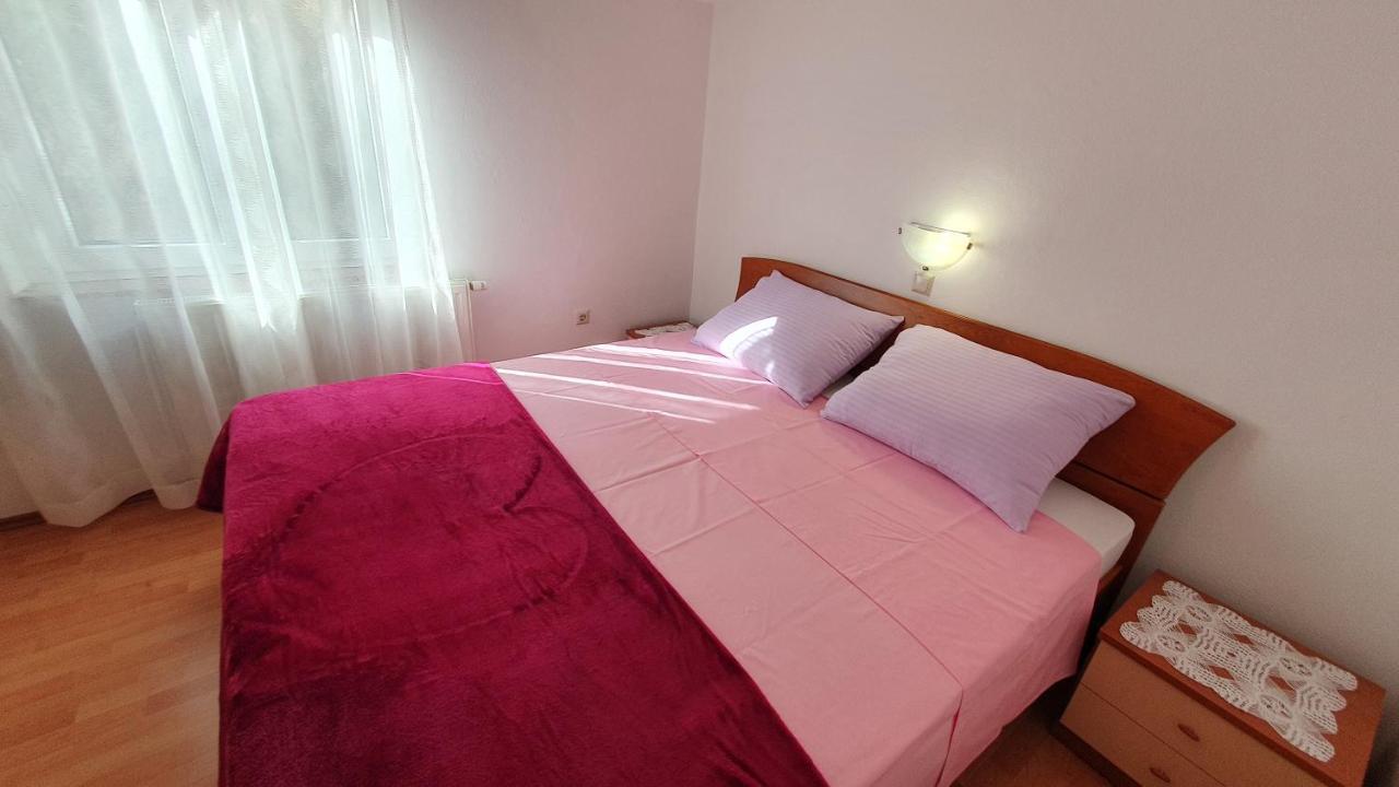 Apartment Nevenka Крк Екстер'єр фото