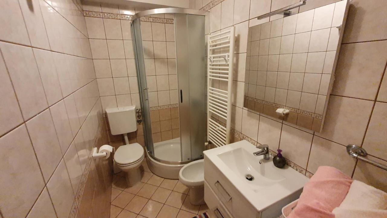 Apartment Nevenka Крк Екстер'єр фото